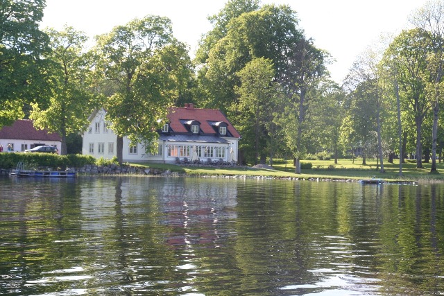 manor by lake